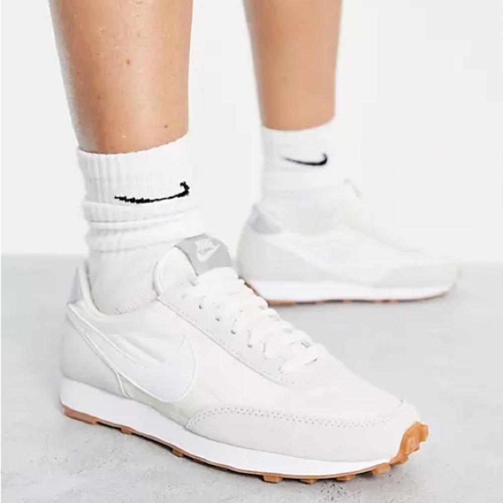 NIKE women’s Daybreak running shoe. Purchased at nike.com.